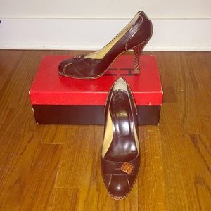 Hugo Boss brown leather pumps with snake detail